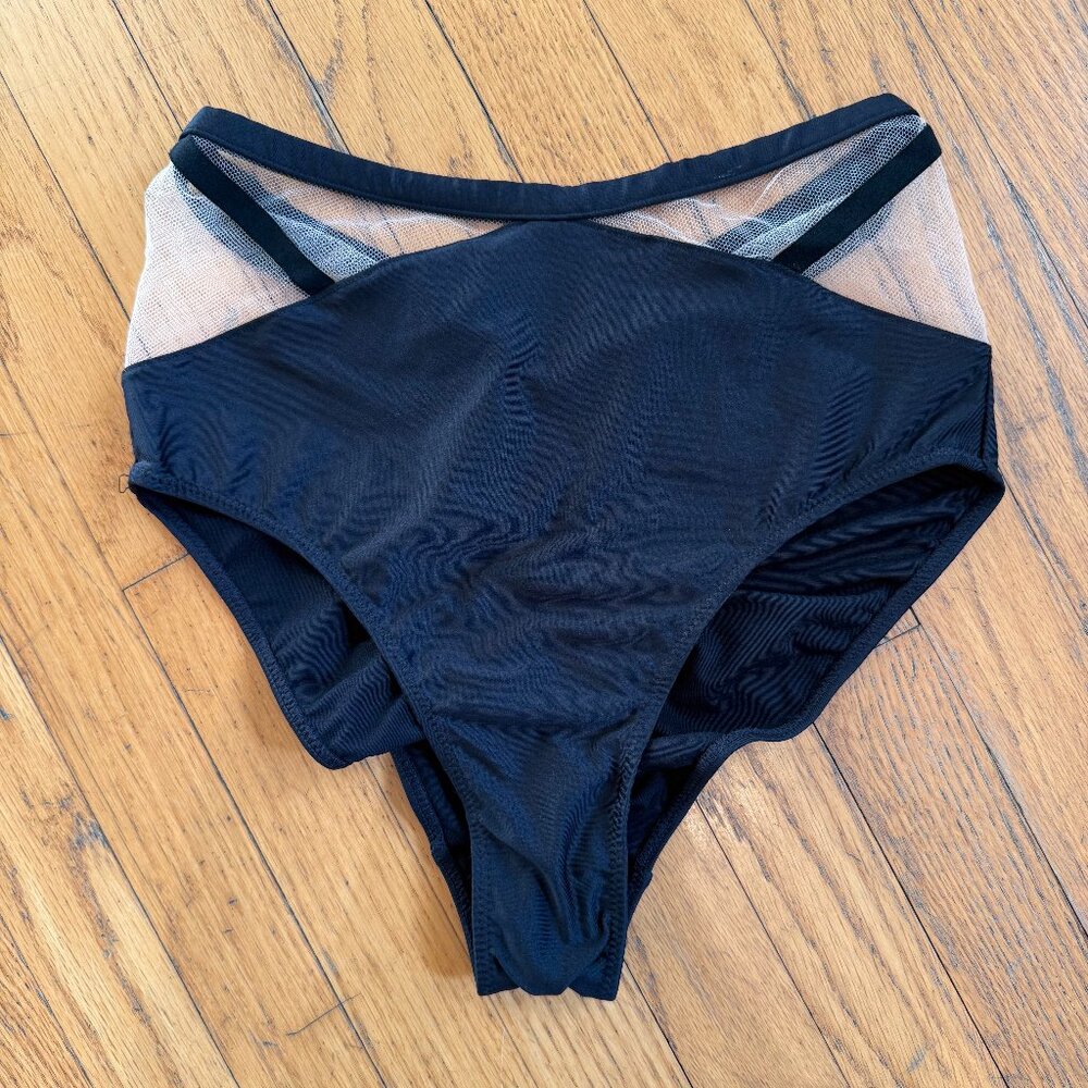 Lunalae Polewear Shorts - Black - XS/S